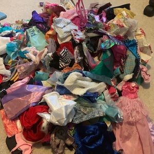 Big lot doll/Barbie clothes-some poor condition